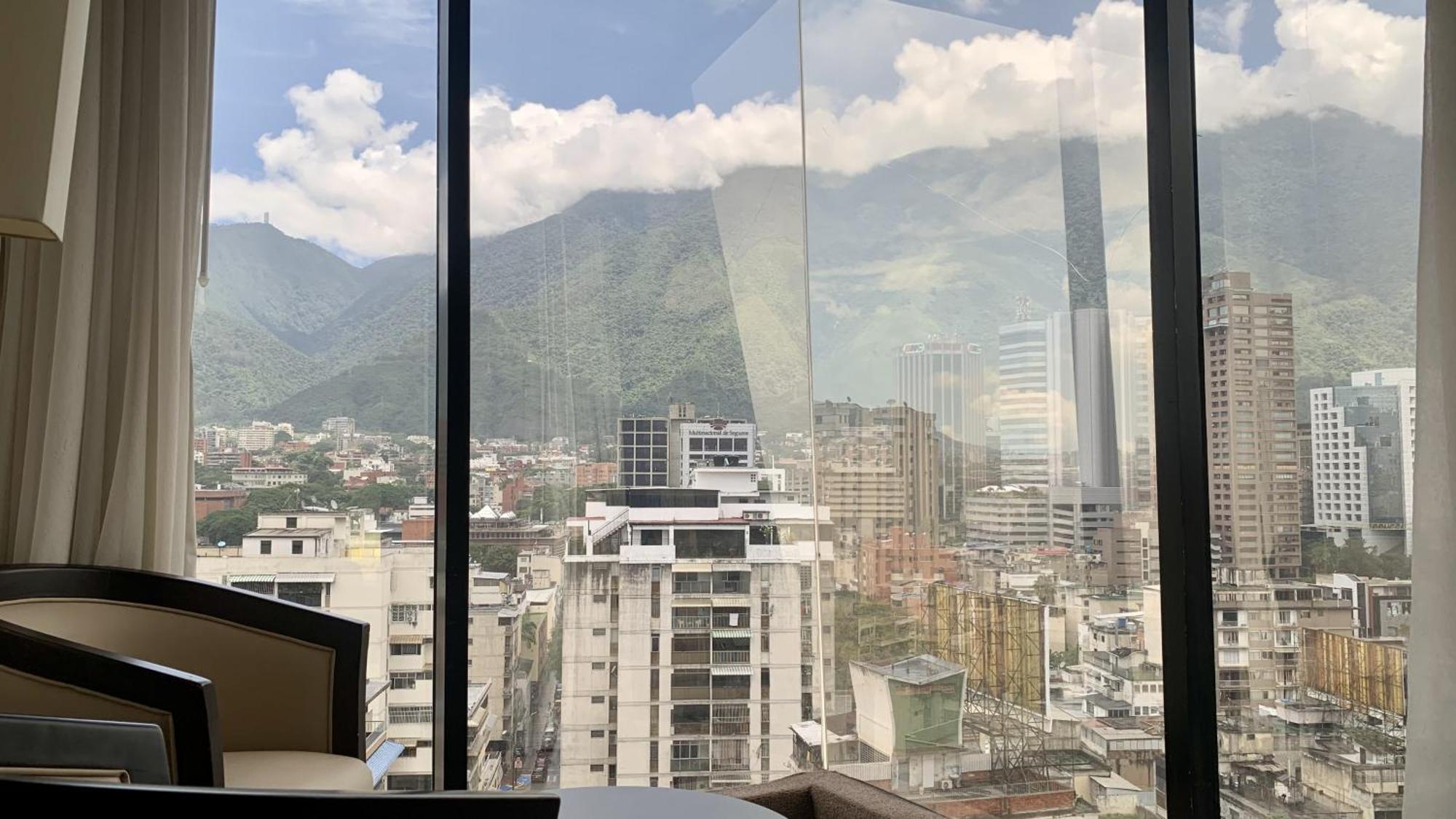 Hotel Chacao Suites Каракас Экстерьер фото